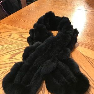Mitchie’s Black Fur Scarf